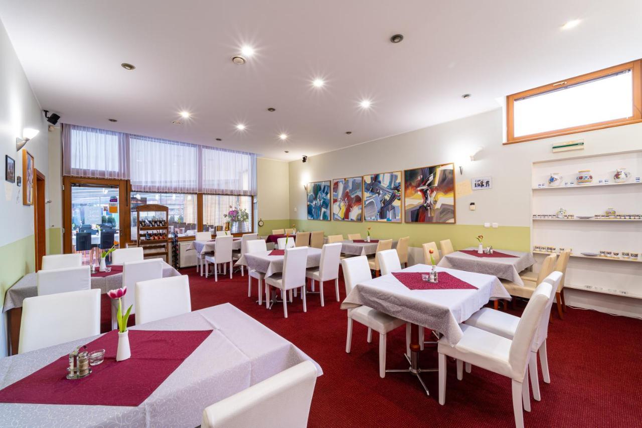 Hotel Artin Bardejov Extérieur photo